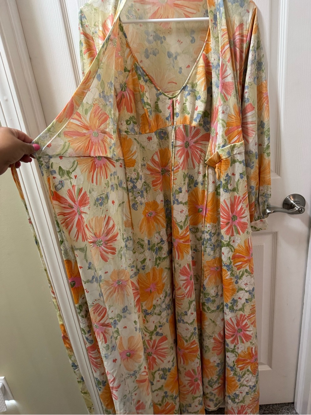 60s Olga Flower Burst Wrap Robe and Night Gown Set - Small 32 - Picture 3 of 14